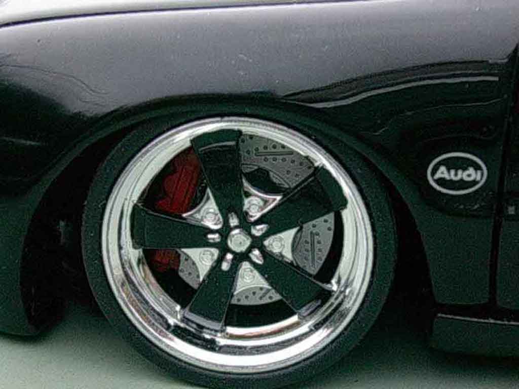 Audi A4 berline s4 zwart 1/18 Ut Models