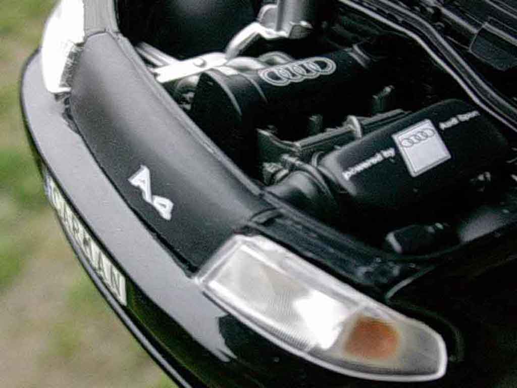 Audi A4 berline s4 zwart 1/18 Ut Models