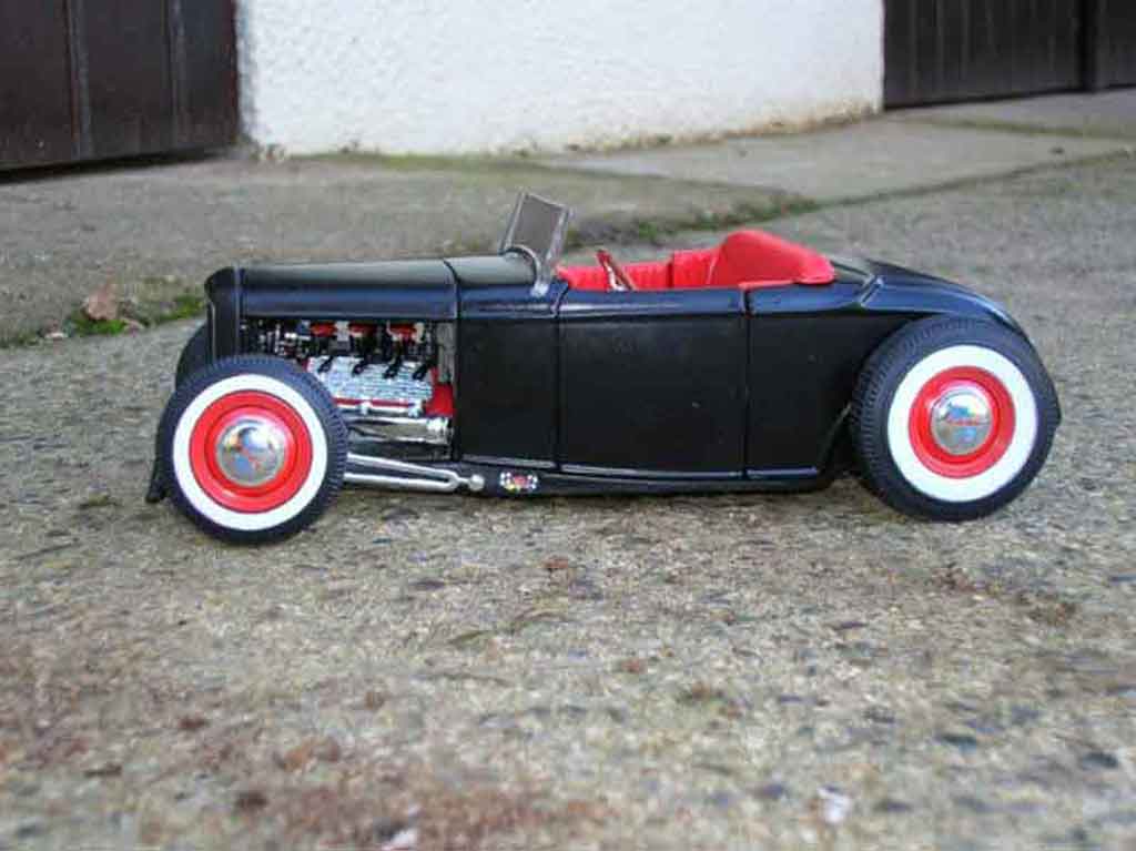 Ford 1932 Hot Rod zwart rood 1/18 Ertl