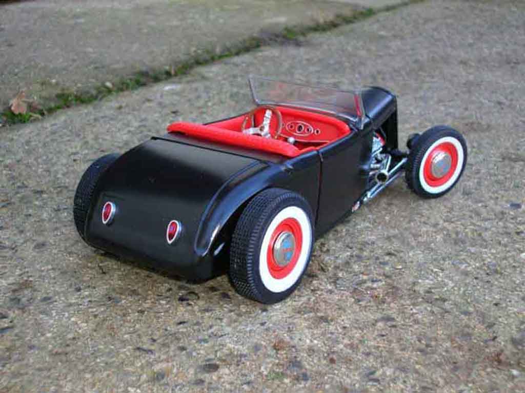 Ford 1932 Hot Rod zwart rood 1/18 Ertl