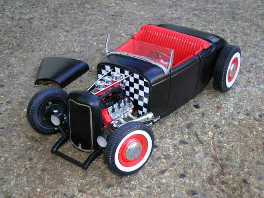 Ford 1932 Hot Rod zwart rood 1/18 Ertl