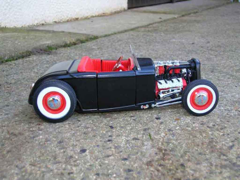 Ford 1932 Hot Rod zwart rood 1/18 Ertl