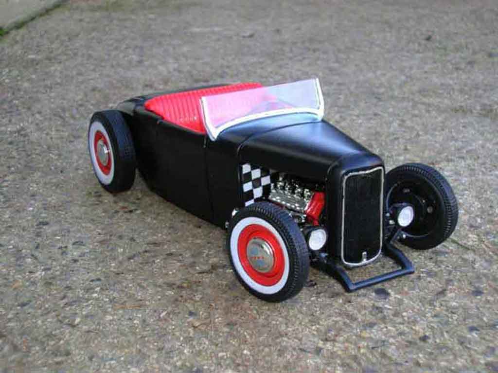 Ford 1932 Hot Rod zwart rood 1/18 Ertl