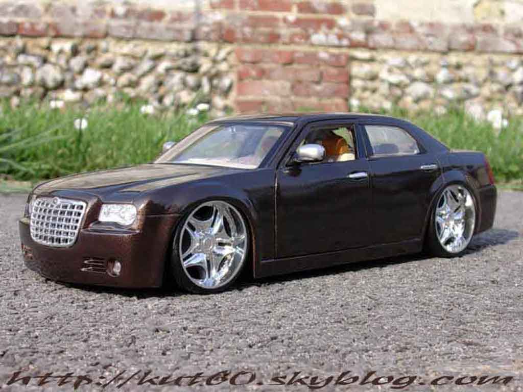 Chrysler 300C special edition show car louis vuitton 1/18 Maisto