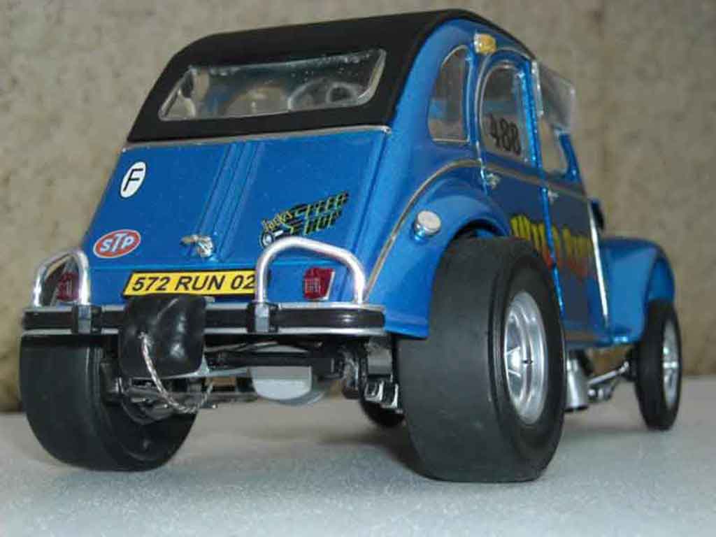 Citroen 2CV Berline gasser 1/18 Solido