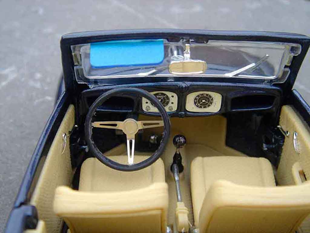 Volkswagen Kafer Base Coccinelle Cabriolet 51 resto-cal 1/18 Solido