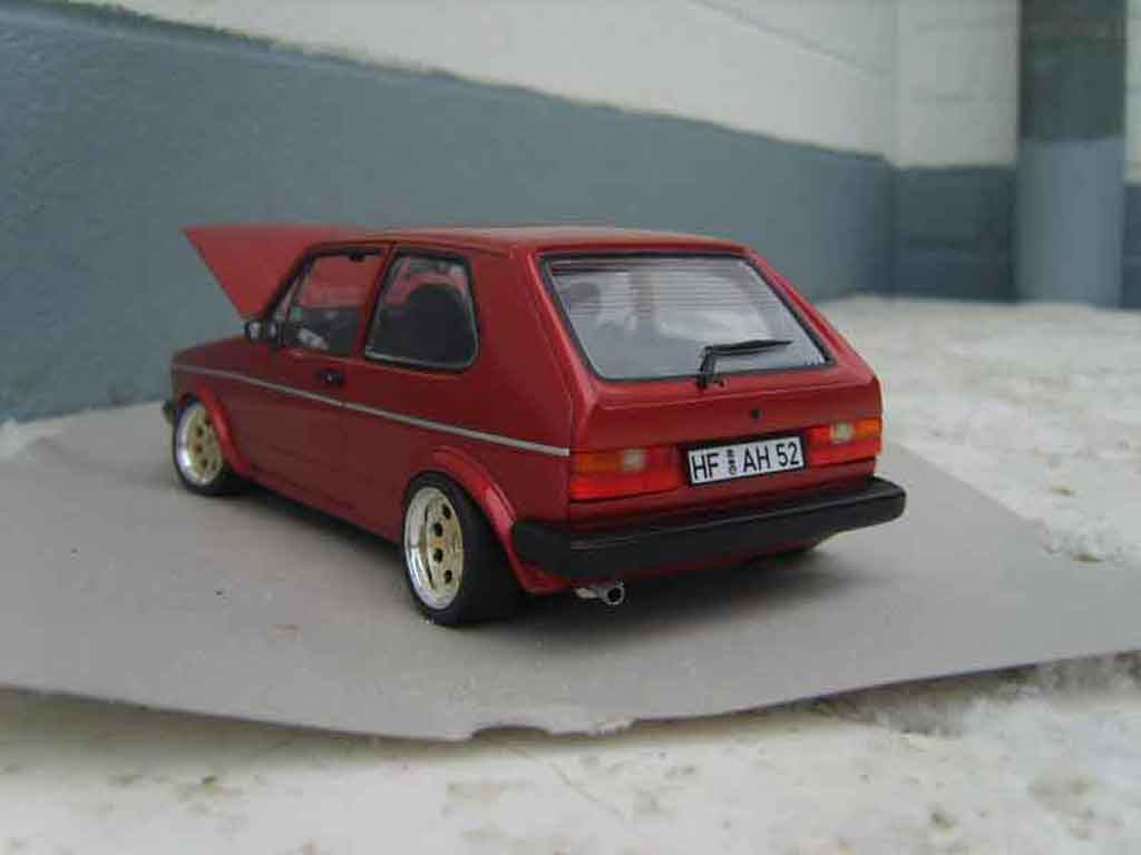 Volkswagen Golf GTI rouge mk1 1982 grands feux 1/18 Solido