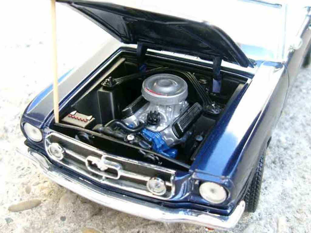 Ford Mustang Convertible cabriolet blauw 1/18 Jouef