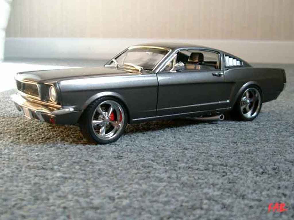 Ford Mustang Fastback coupe 1/18 Jouef