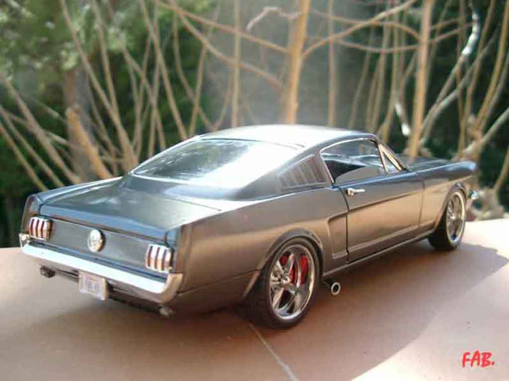 Ford Mustang Fastback coupe 1/18 Jouef