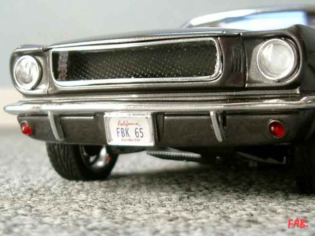Ford Mustang Fastback coupe 1/18 Jouef