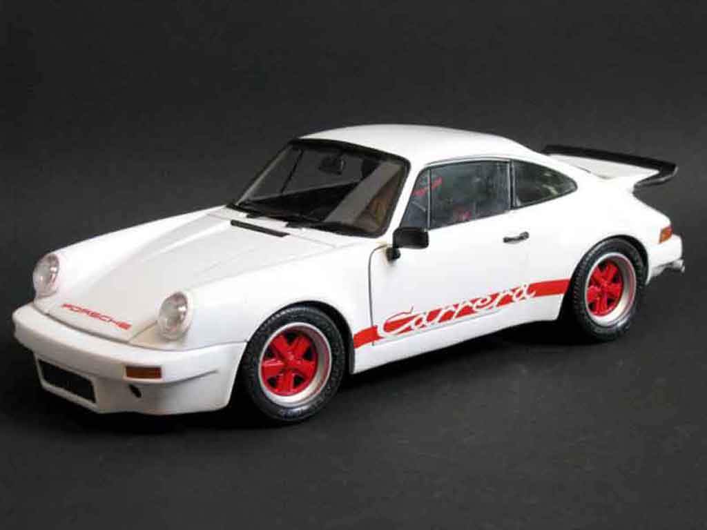 Porsche 911 RS 1/18 Universal Hobbies RS 3.0 carrera wit modelauto