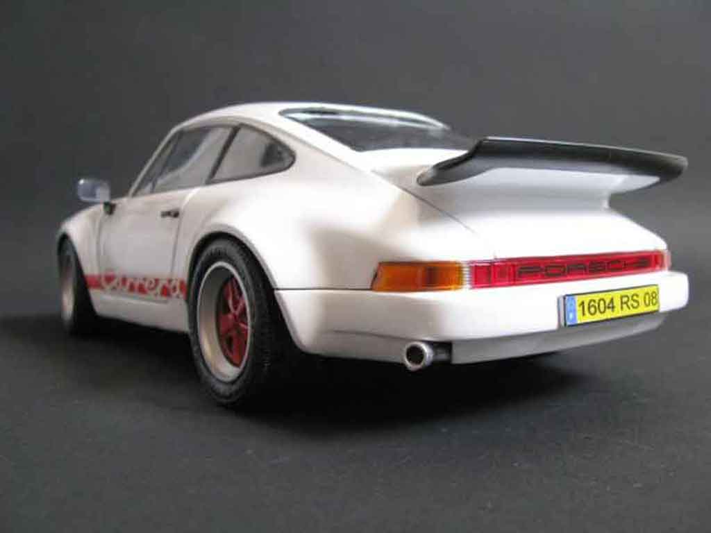 Porsche 911 RS 3.0 carrera wit 1/18 Universal Hobbies