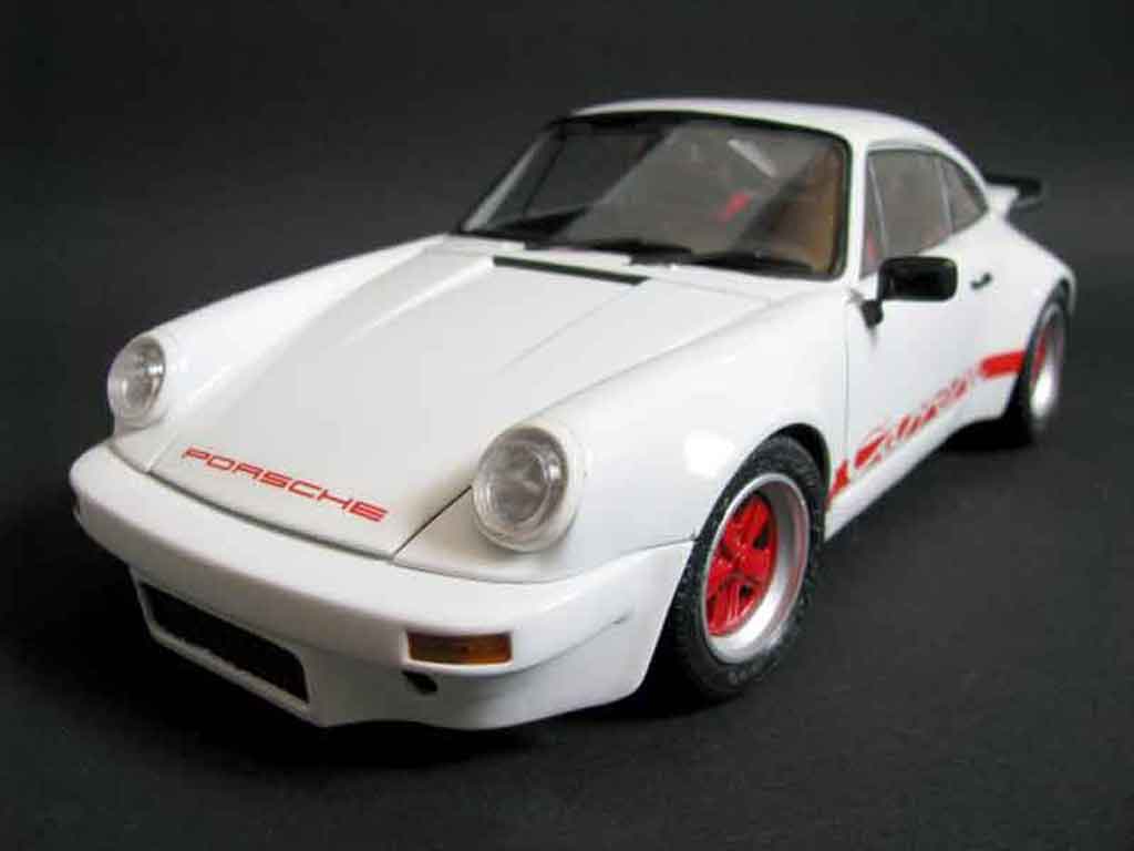 Porsche 911 RS 3.0 carrera wit 1/18 Universal Hobbies