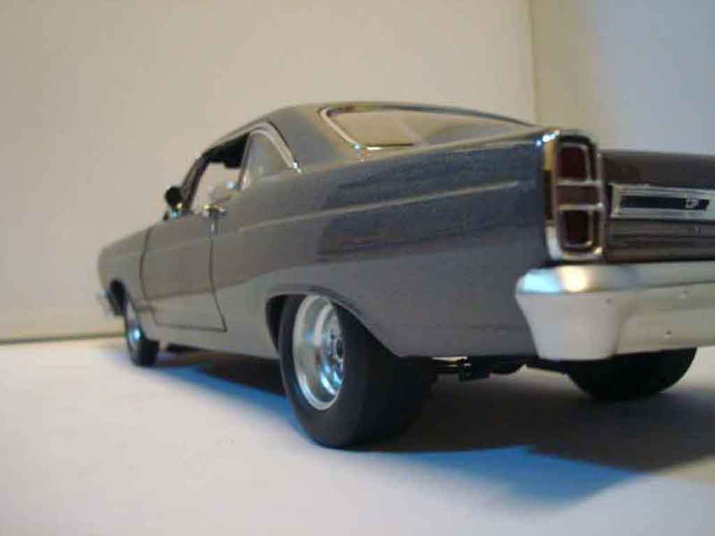 Ford Fairlane Berline 427 street machine beperkt edition nr 817 von 1250 1/18 GMP