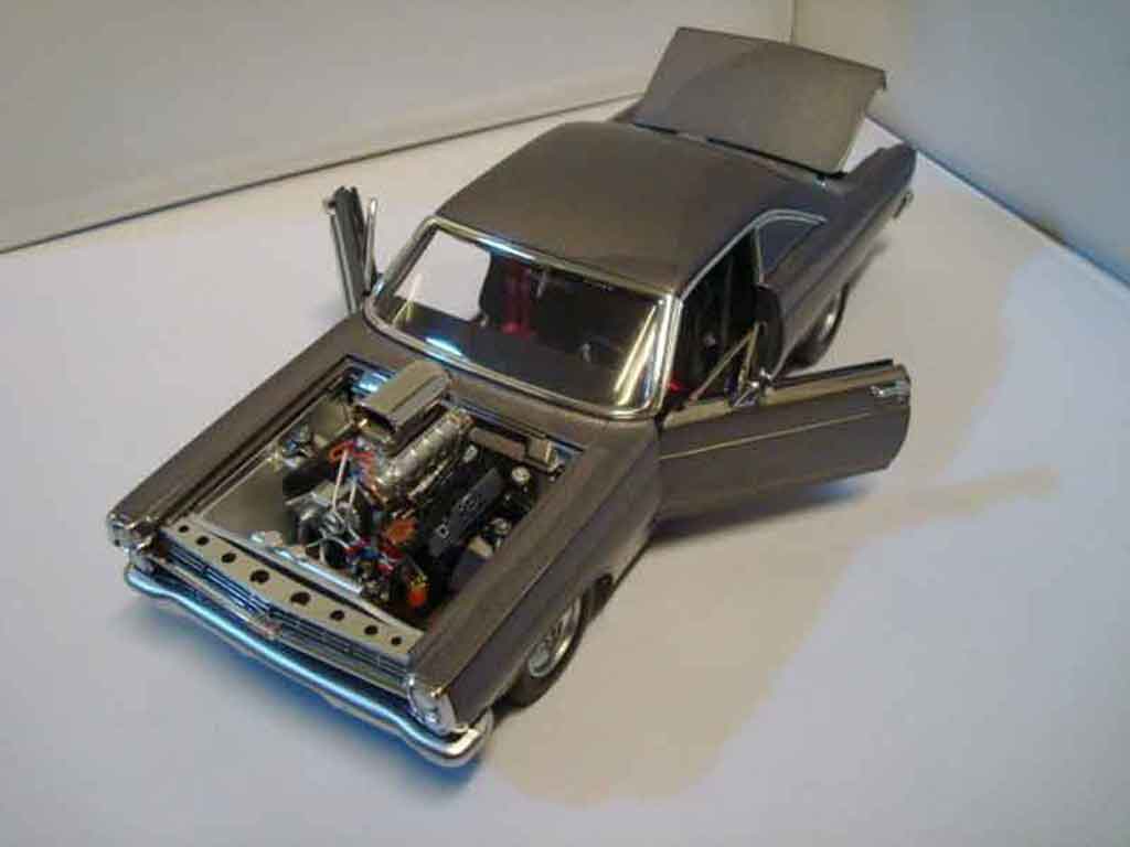 Ford Fairlane Berline 427 street machine beperkt edition nr 817 von 1250 1/18 GMP