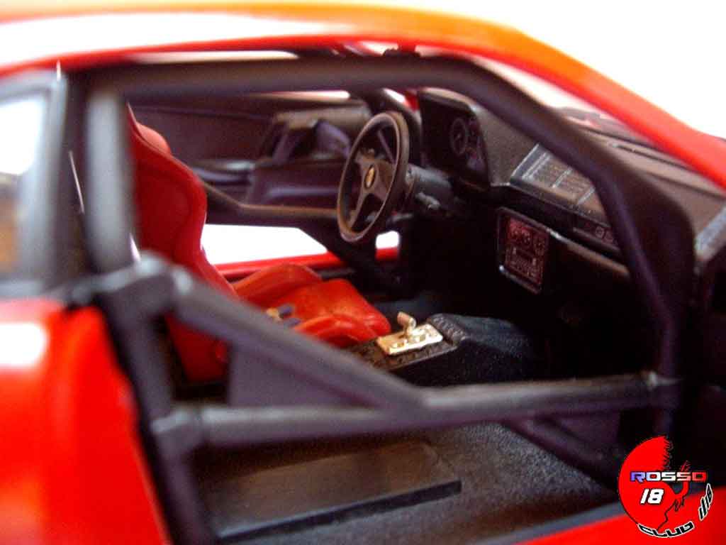 Ferrari F355 Berlinetta Sedan challenge rood 1/18 Hot Wheels