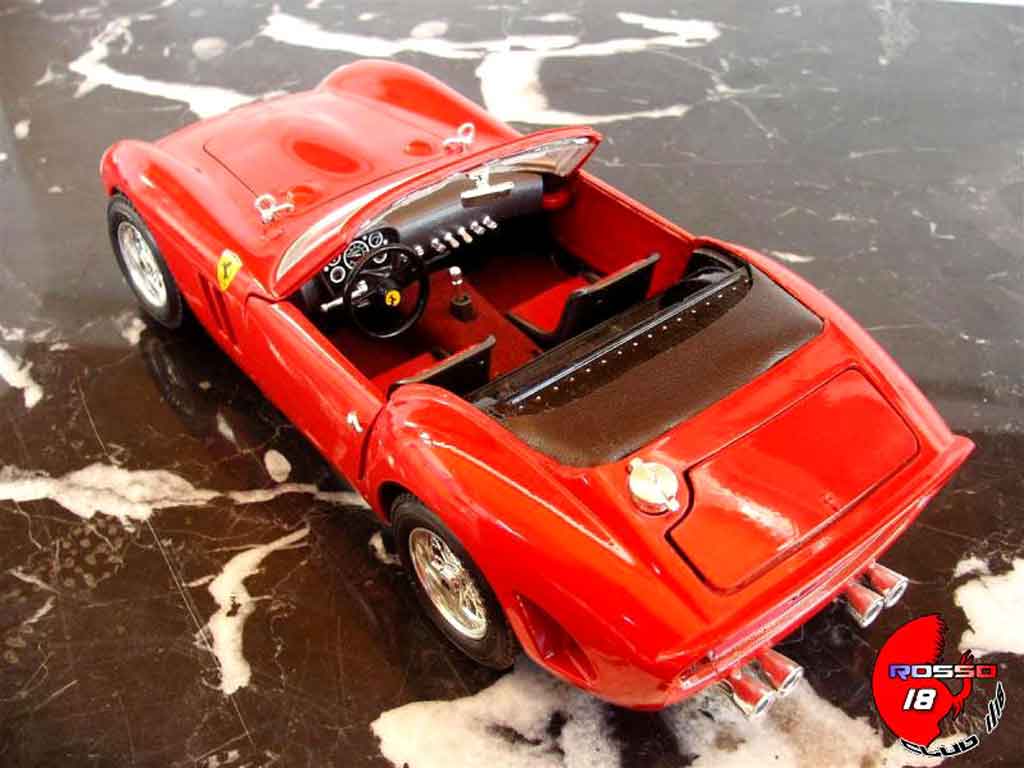 Ferrari 250 TR cabriolet rood 1/18 Burago