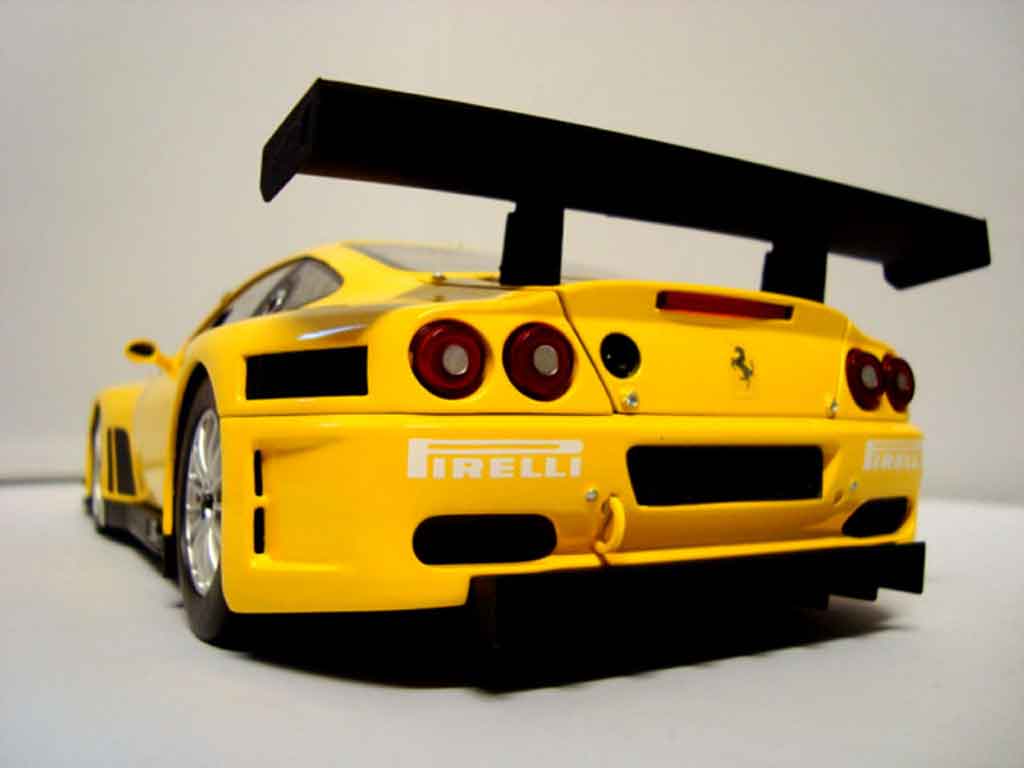 Ferrari 575 GTC 1/18 Kyosho GTC evoluzione 2005 geel modelauto