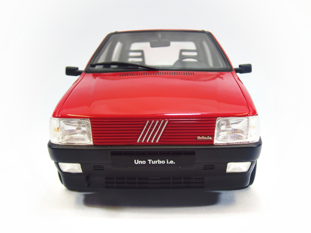 Fiat Uno Turbo i.e. LM088 rood 1987 1/18 Laudoracing Models