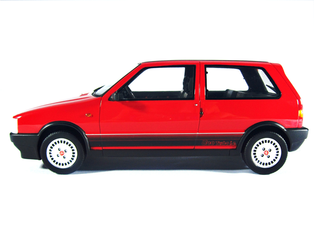 Fiat Uno Turbo i.e. LM088 rood 1987 1/18 Laudoracing Models