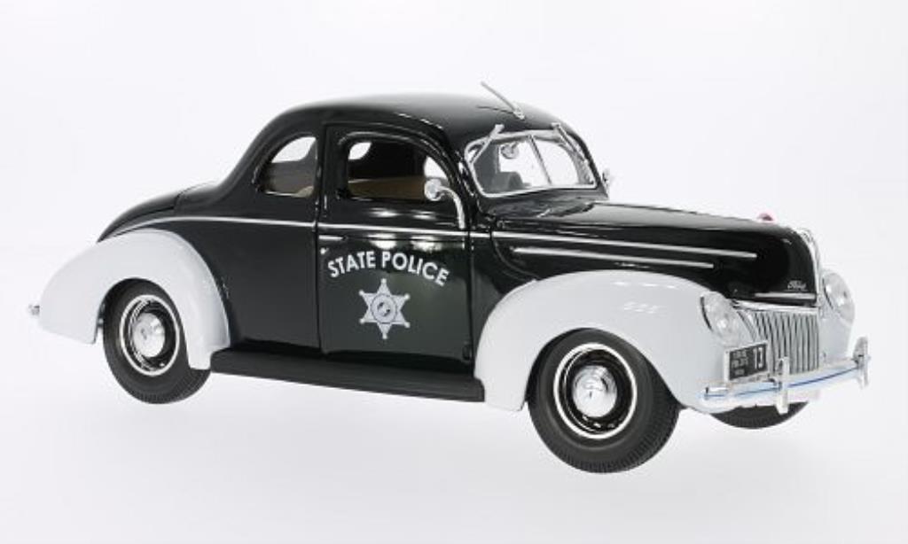 Ford Deluxe 1/18 Maisto State Politie zwart/wit 1939 modelauto