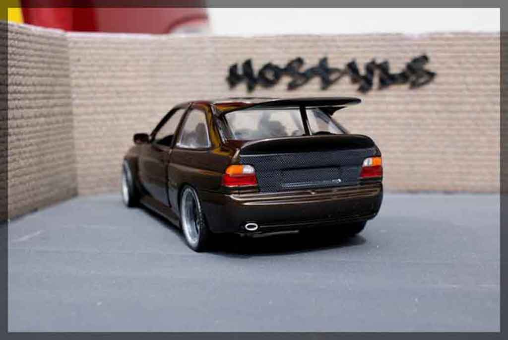 Ford Escort Cosworth darkgolden jantes gt1 1/18 Ut Models
