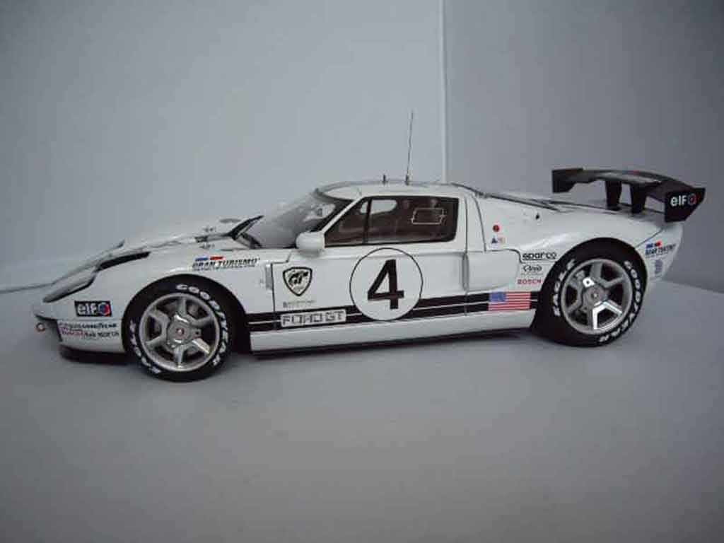 Ford GT GTE lm spec race car # 4 1/18 Autoart