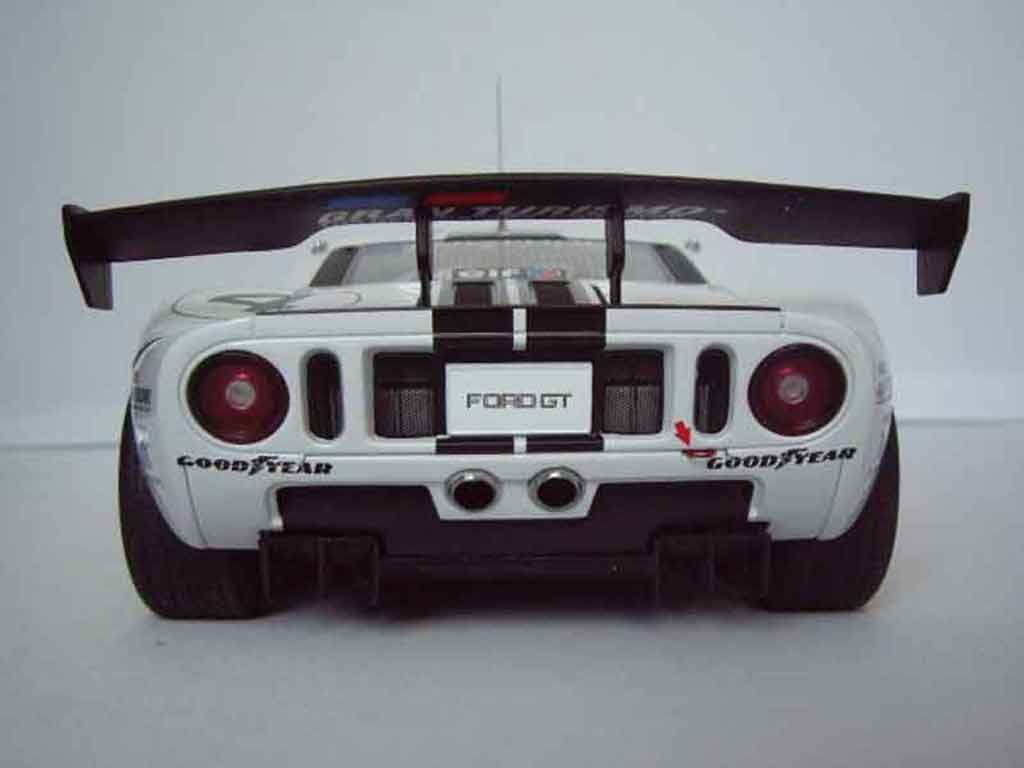 Ford GT GTE lm spec race car # 4 1/18 Autoart
