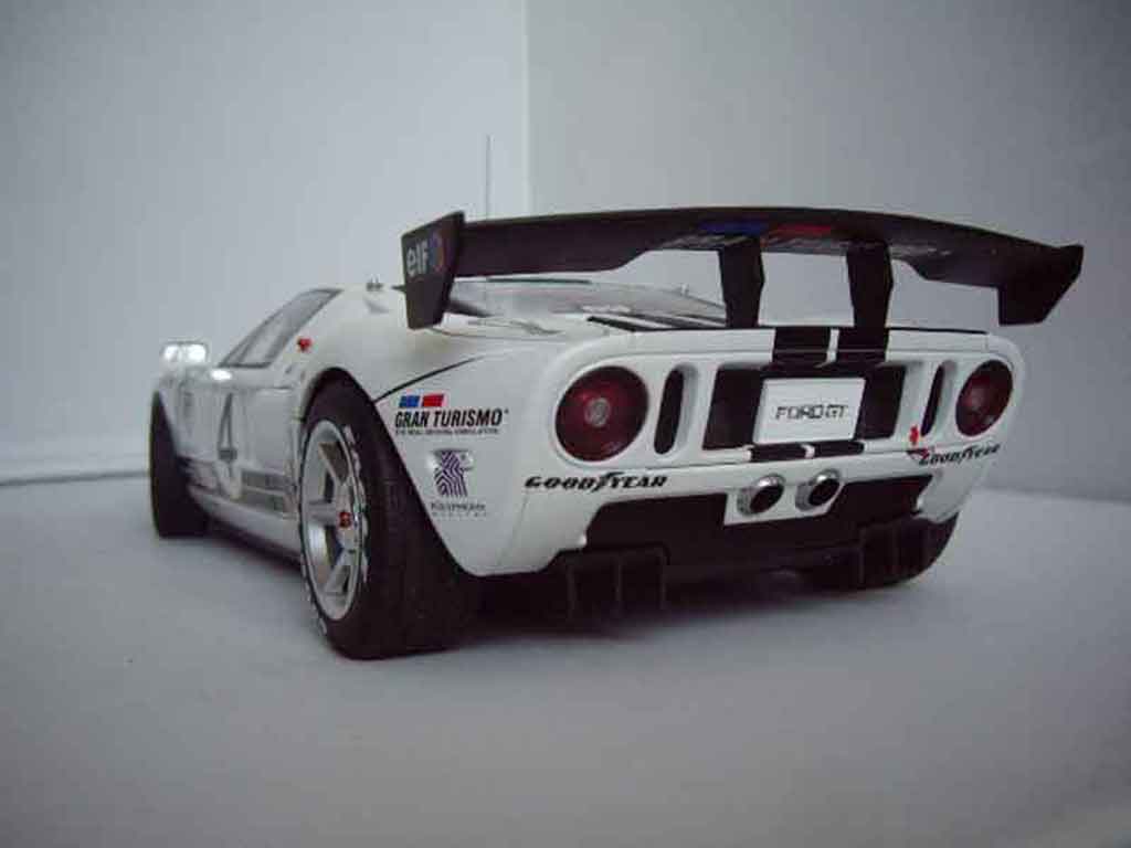 Ford GT GTE lm spec race car # 4 1/18 Autoart