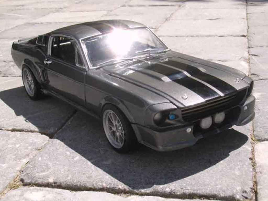 Shelby GT 500 Base eleanor replique 1/18 Shelby Collectibles