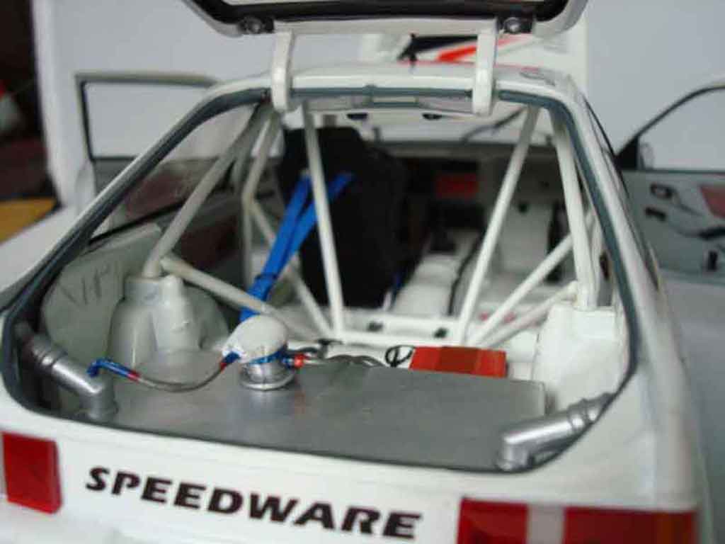 Ford Sierra RS 500 dtm ludwig 1/18 Minichamps
