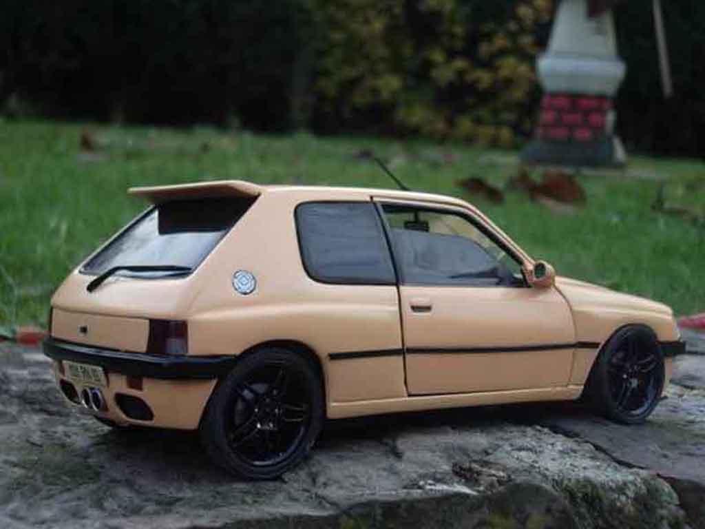 Peugeot 205 GTI Auto Tuning 93 abricot 1/18 Solido