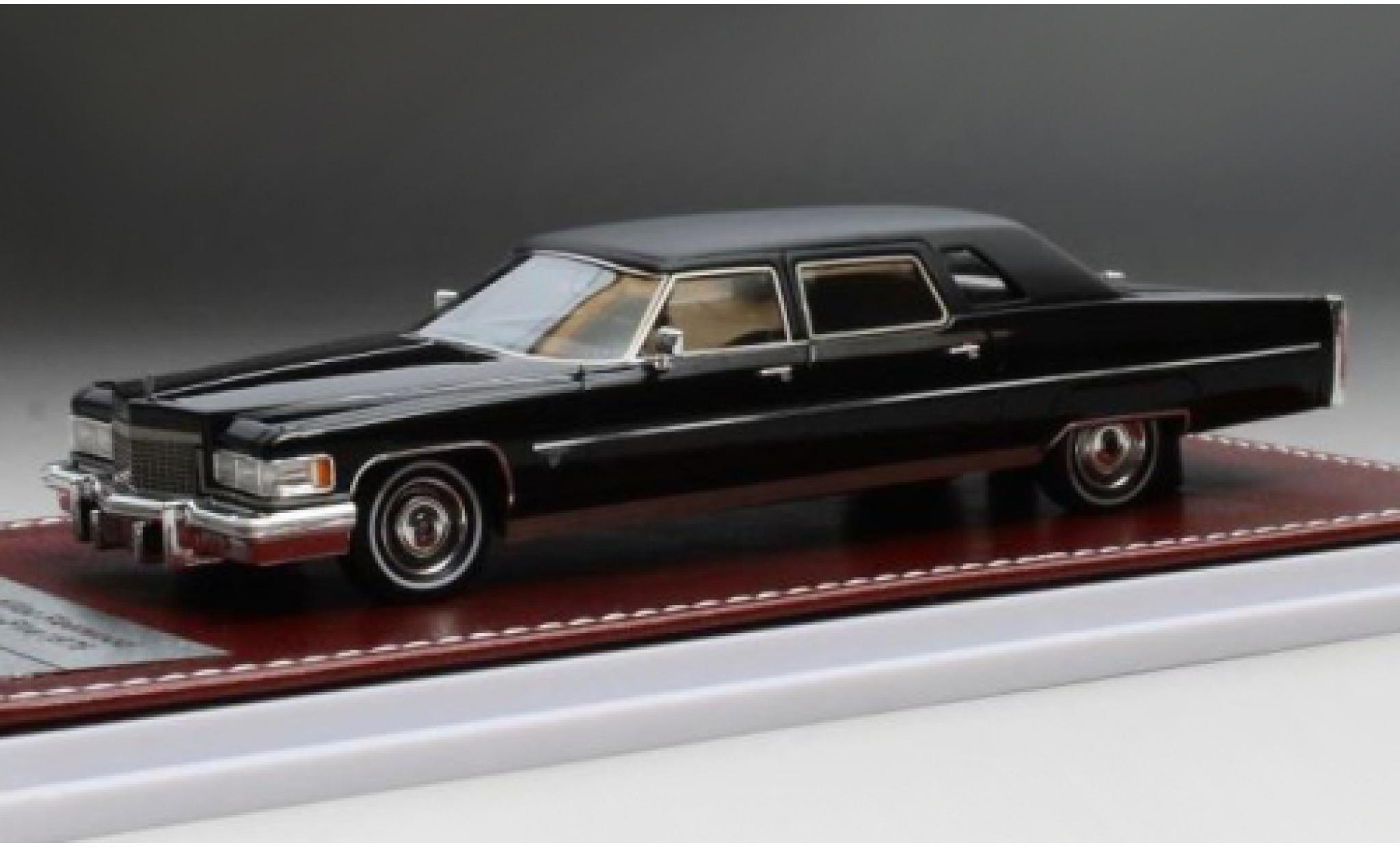 Cadillac Fleetwood 1/43 GIM   Great Iconic Models 75 zwart/matt-zwart 1976 modelauto