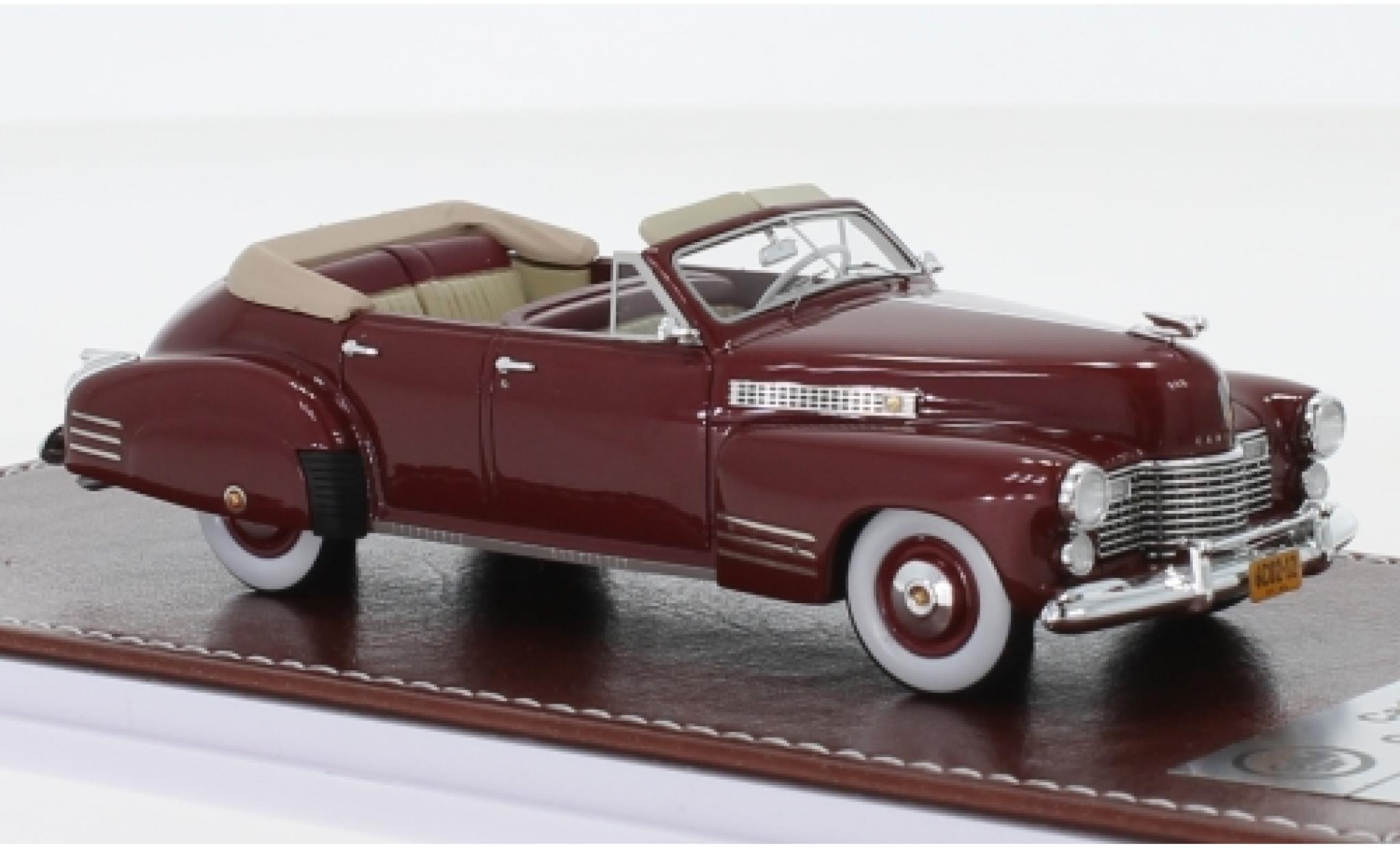 Cadillac Series 62 1/43 GIM   Great Iconic Models Cabriolet Sedan metallic rood 1941 modelauto