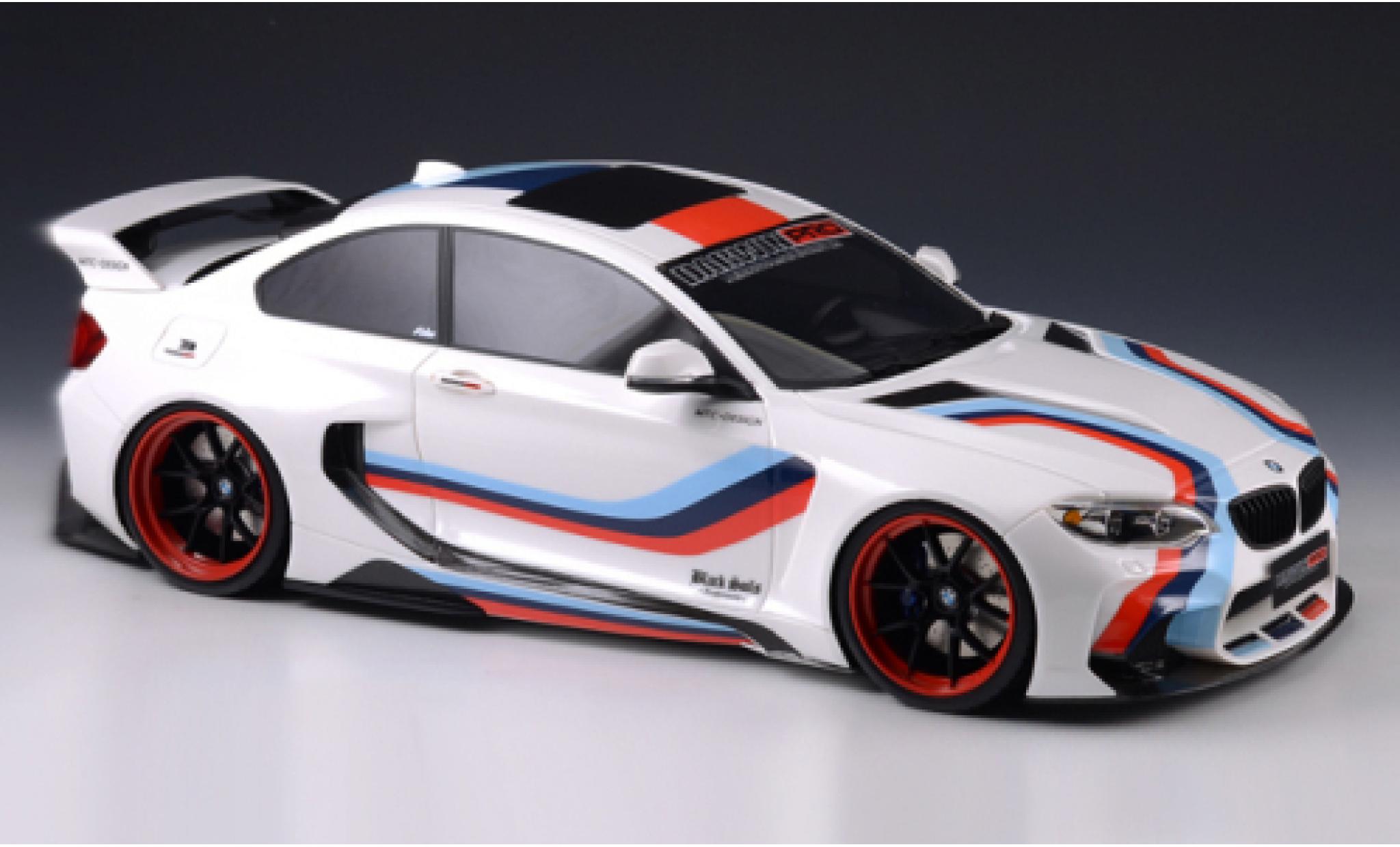 Bmw M2 1/18 GLM 35i (F22) DarwinPRO MTC Black Sails Widebody wit/Dekor 2015 modelauto
