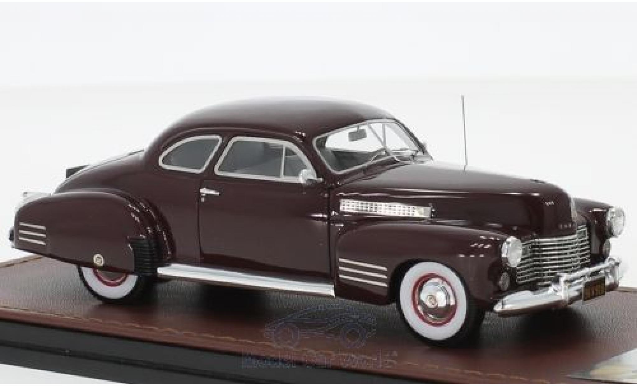 Cadillac Series 62 1/43 GLM Coupe rood 1941 modelauto