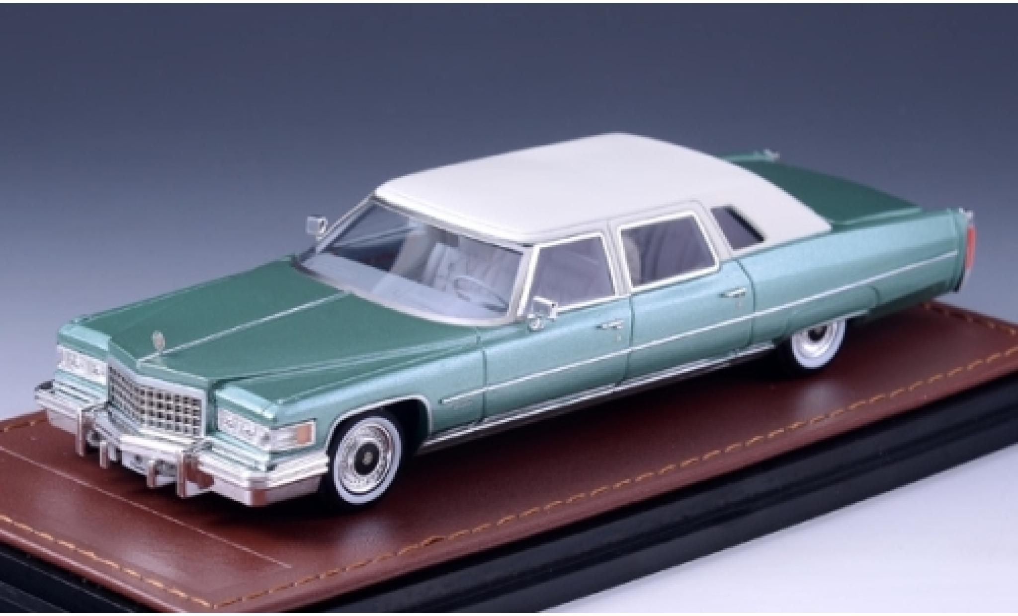 Cadillac Series 75 1/43 GLM Fleetwood metallic groen/wit 1976 modelauto