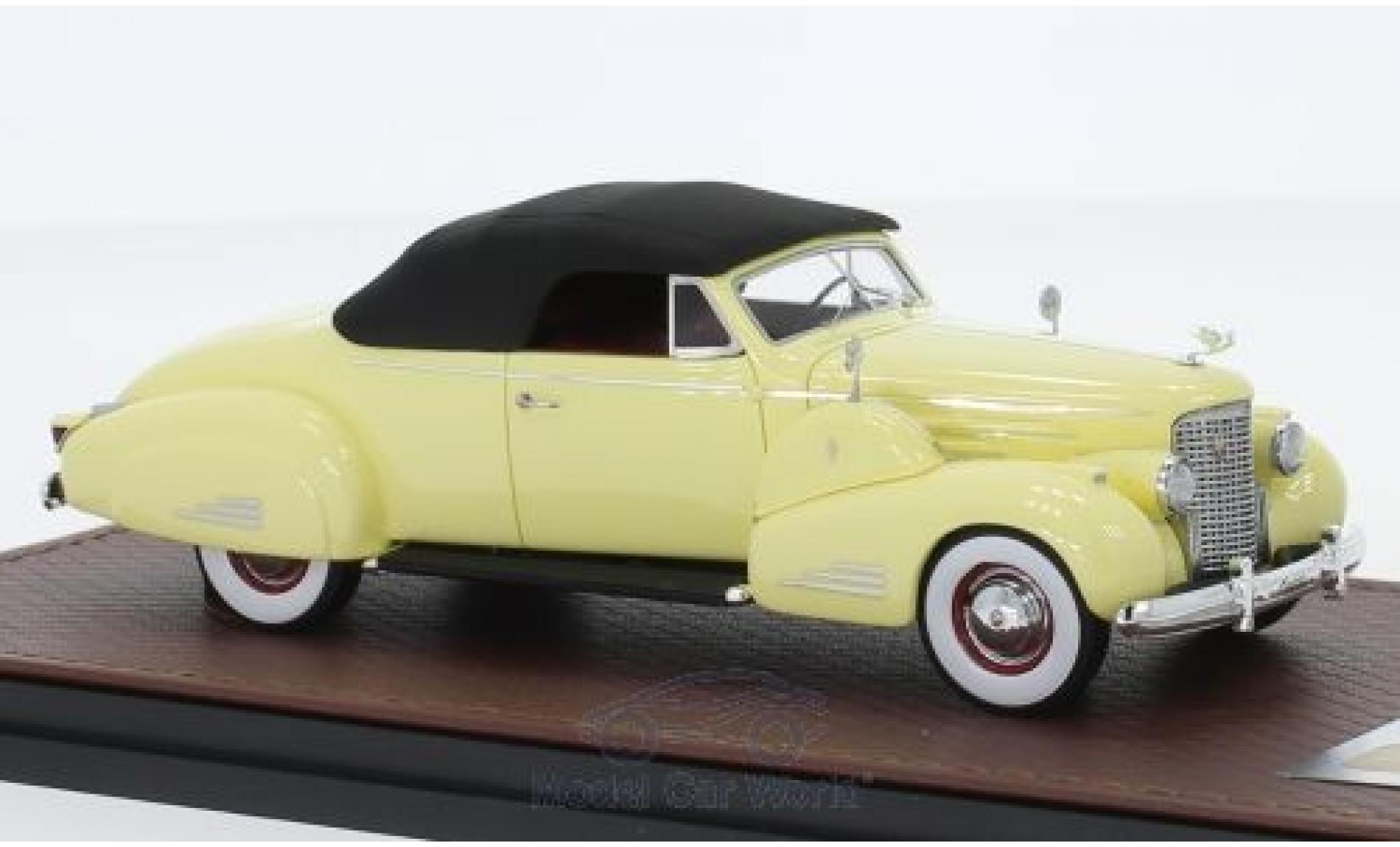 Cadillac V16 1/43 GLM Cabriolet Coupe geel 1938 modelauto