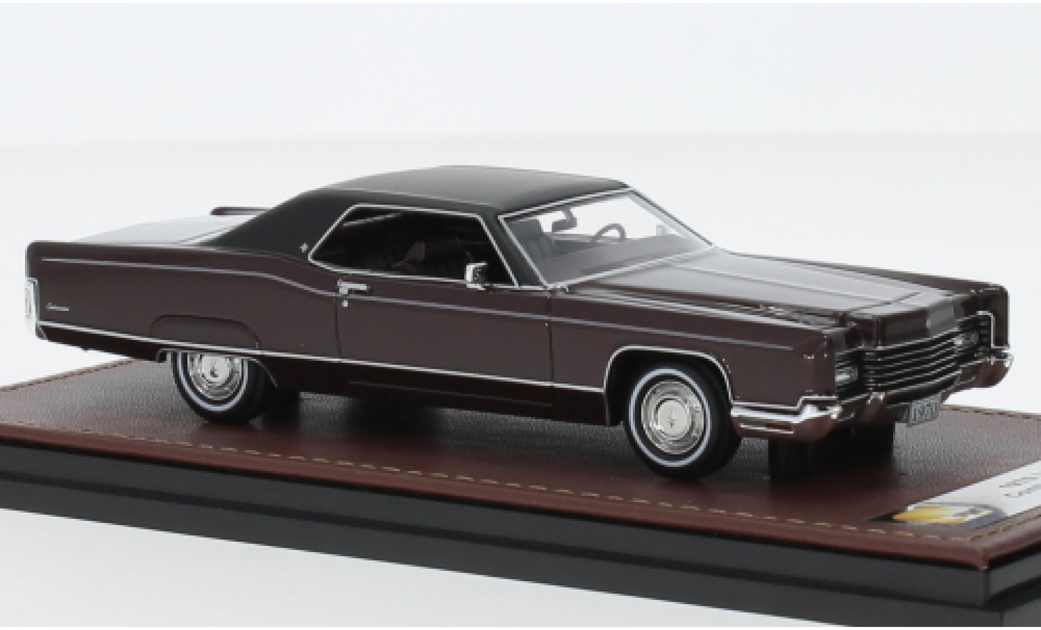 Lincoln Continental 1/43 GLM Coupe rood fonc&eacute;/zwart 1970 modelauto