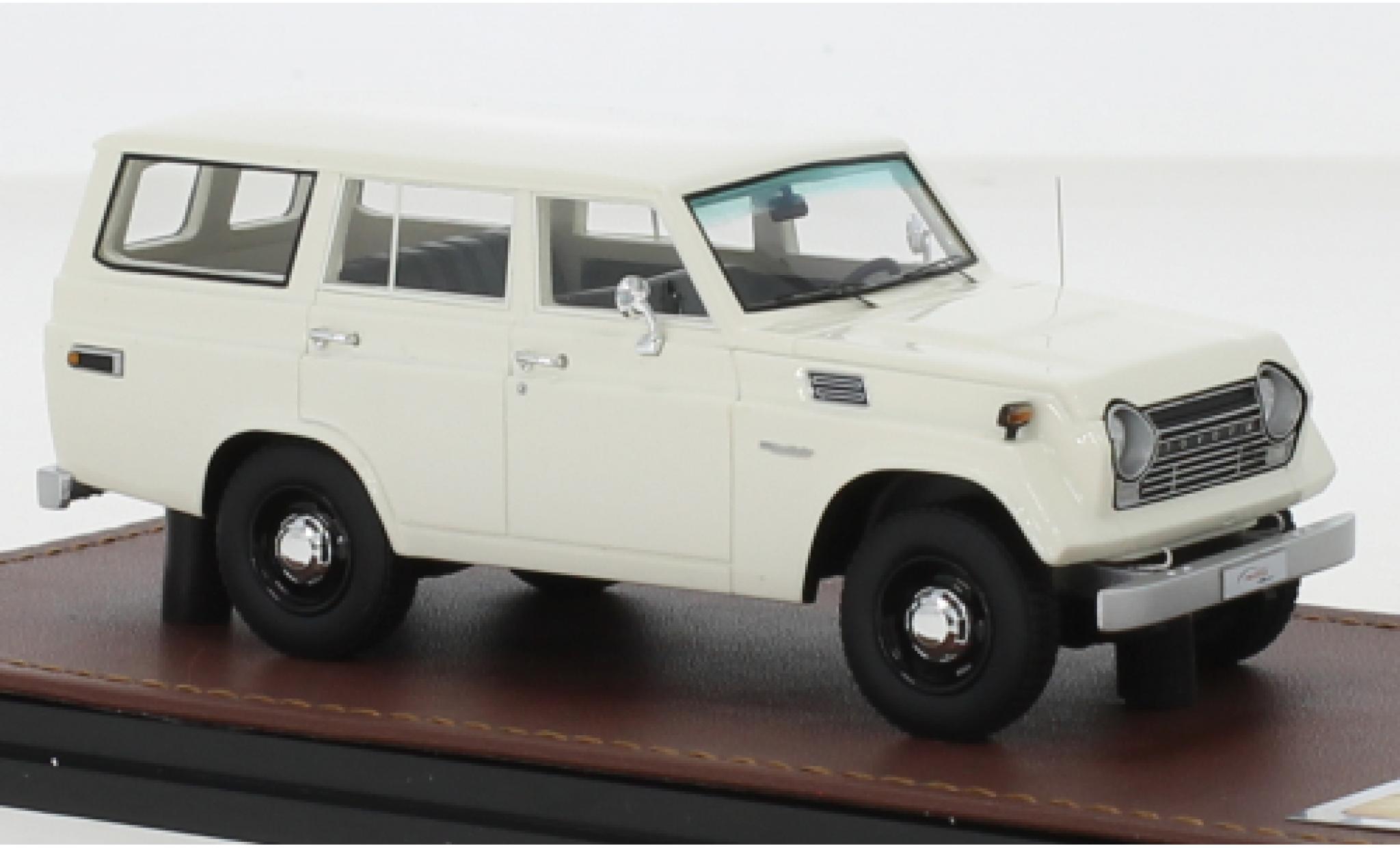 Toyota Land Cruiser 1/43 GLM FJ55 wit 1979 modelauto