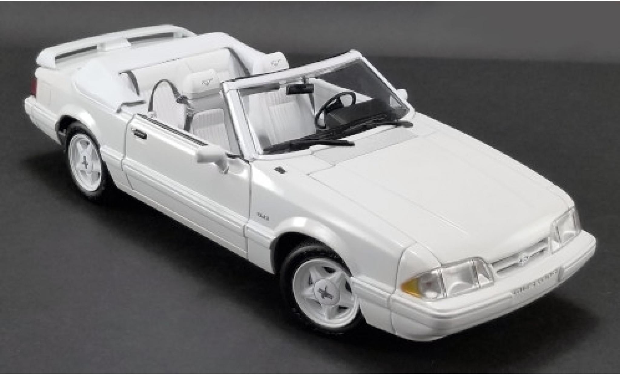Ford Mustang 1/18 GMP LX 5.0L Cabriolet Feature Car wit 1993 Softtop liegt bei modelauto