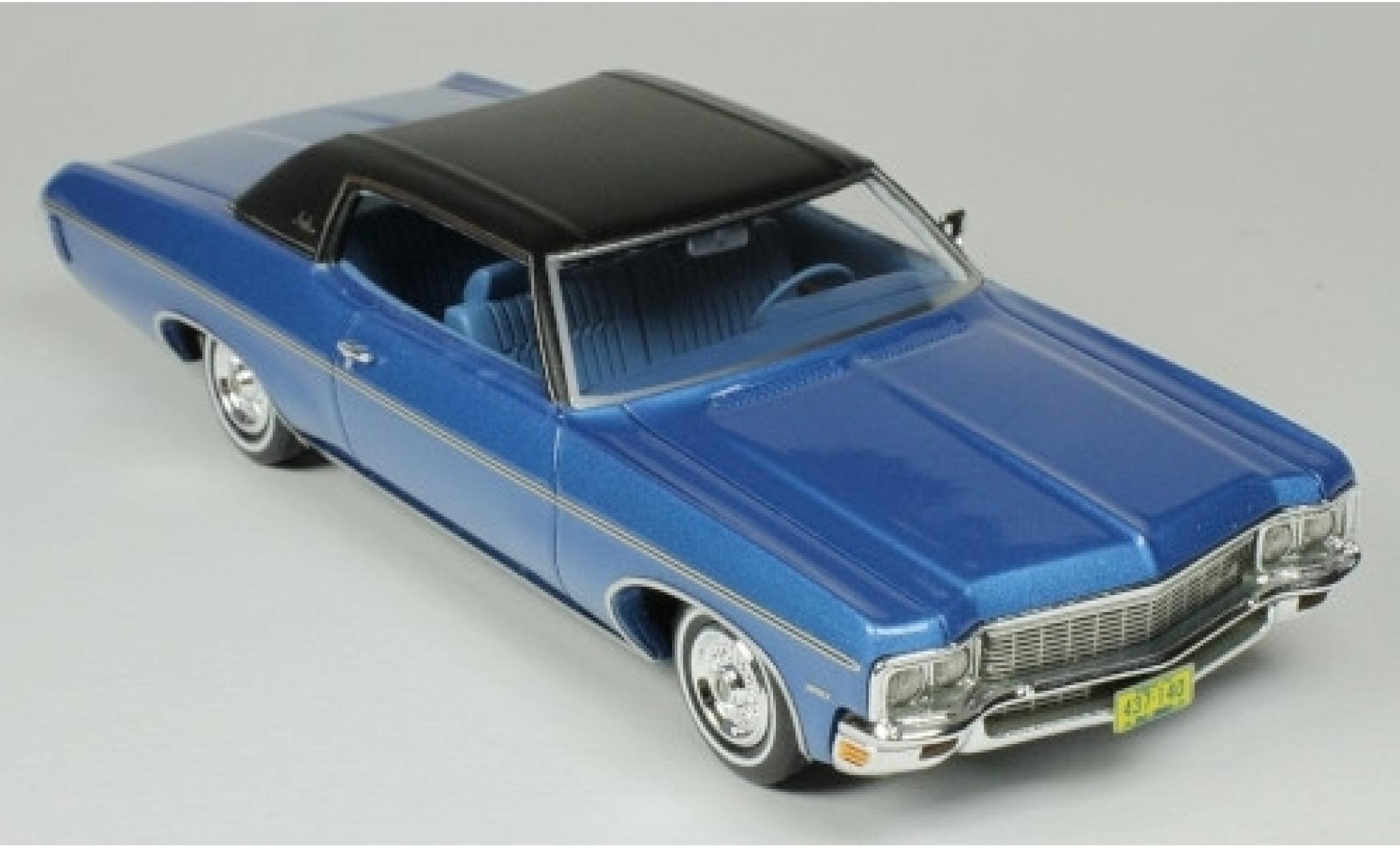 Chevrolet Impala 1/43 Goldvarg Collections Custom Coupe metallic blauw/matt-zwart 1970 modelauto
