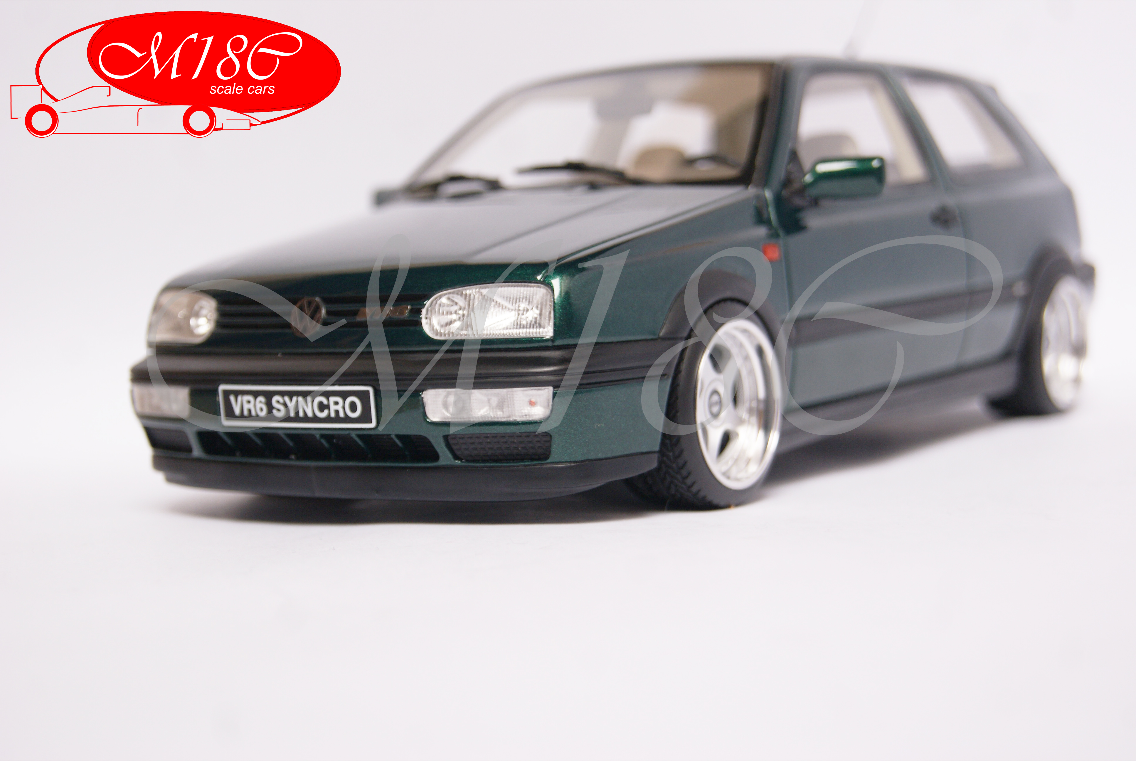 Volkswagen Golf III 1/18 Ottomobile III VR6 synchro grun jantes OZ Racing 17 pouces modelauto
