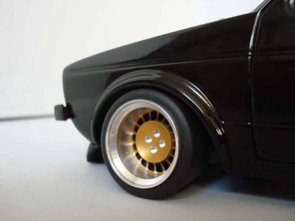 Volkswagen Golf GTI German Look jantes bords larges 1/18 Solido