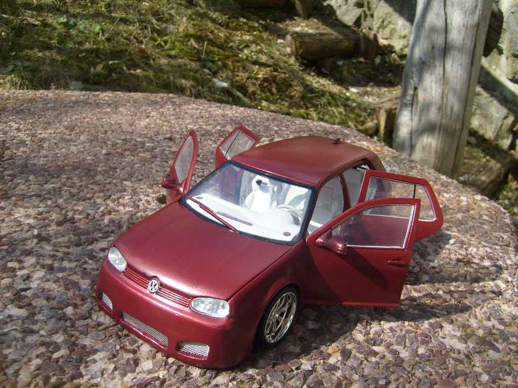 Volkswagen Golf GTI bodykit dragon jantes 18 pouces 1/18 Revell