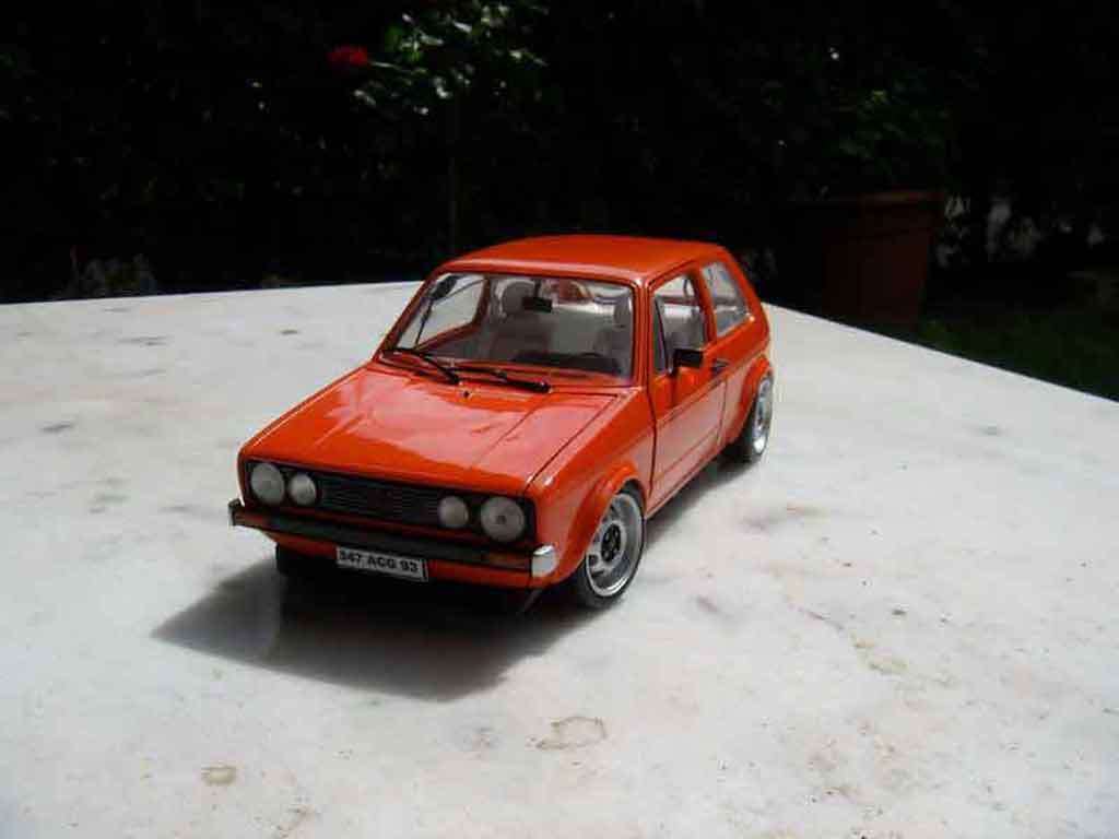 Volkswagen Golf GTI jantes ATS 15 pouces oranje 1/18 Solido