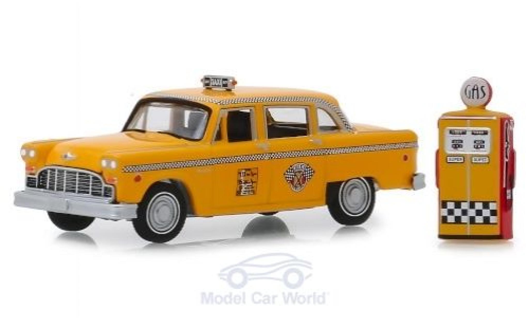Checker Marathon 1/64 Greenlight Special 1978 mit Vintage-Zapfs&auml;ule modelauto