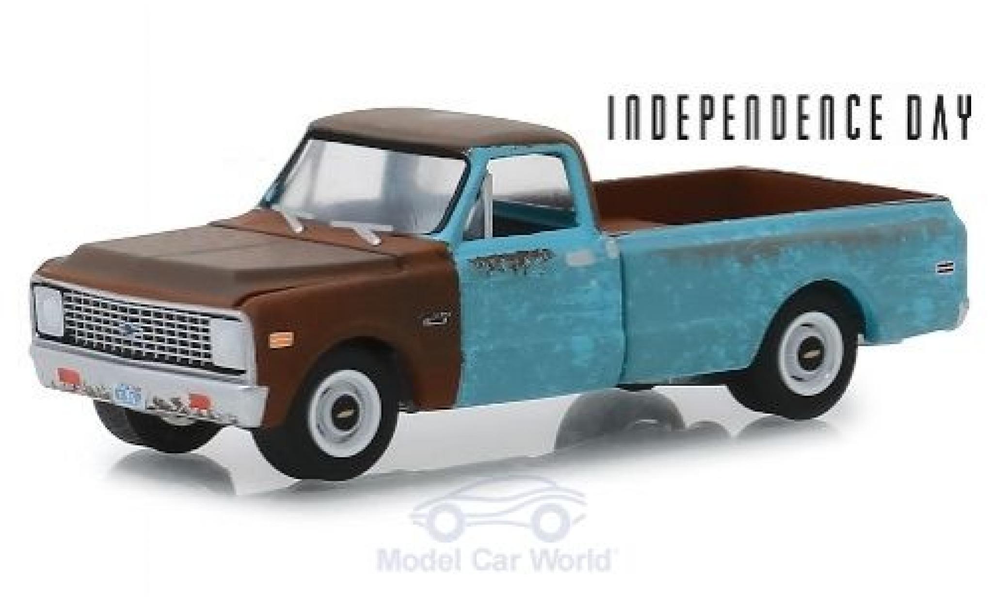 Chevrolet C-10 1/64 Greenlight blauw/bruin Independence Day 1971 mit Schmutzeffekt modelauto