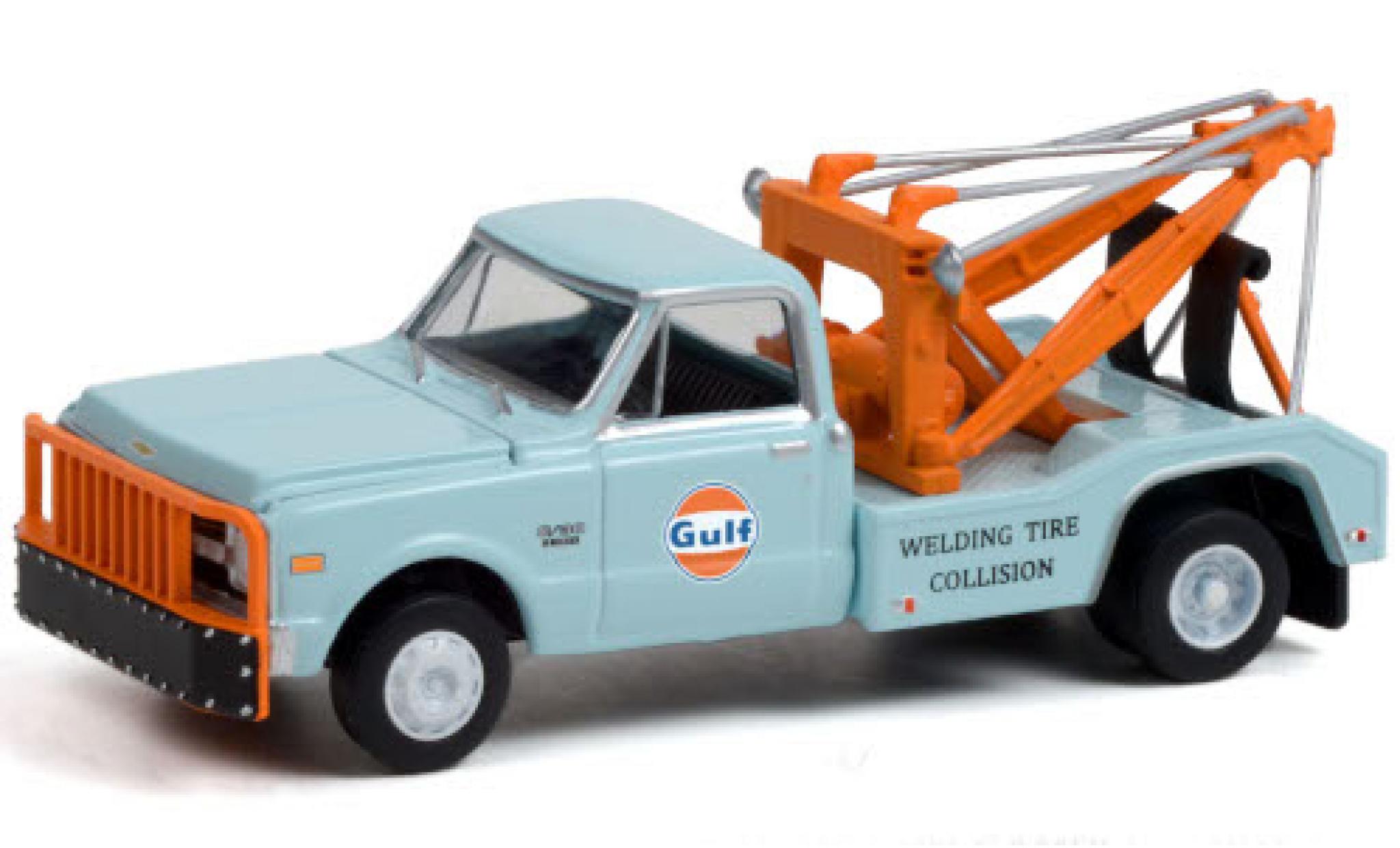Chevrolet C-30 1/64 Greenlight Dually Wrecker Gulf 1969 modelauto
